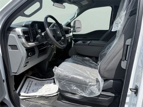 Used 2024 Ford F550 XL image 18