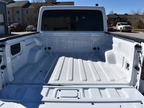 New 2026 Jeep Gladiator Mojave image 8