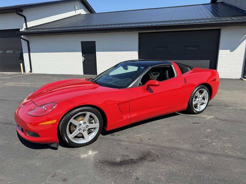 Used 2006 Chevrolet Corvette Coupe w/ Preferred Equipment Group image 2