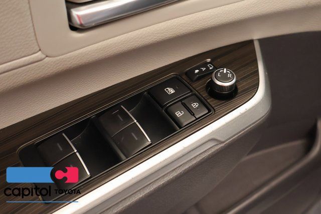 Certified 2022 Toyota Sienna Limited AWD/4WD image 12