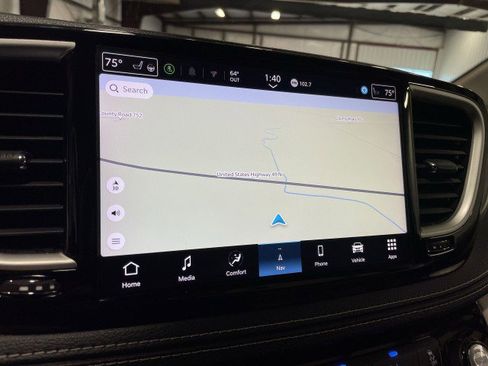 Used 2021 Chrysler Pacifica Touring-L image 21