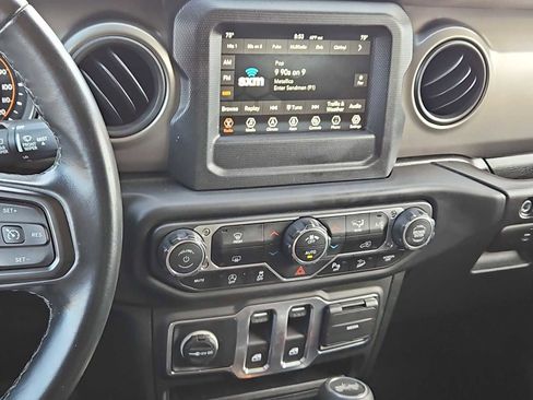 Used 2021 Jeep Wrangler Sport S image 25