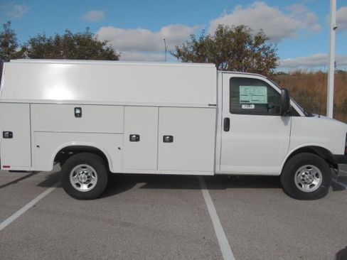 New 2025 Chevrolet Express 3500 w/ Power Convenience Package image 2