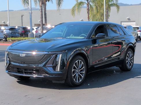 Used 2024 Cadillac Lyriq Sport RWD image 5