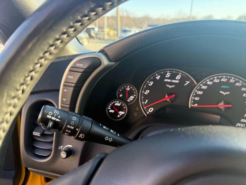 Used 2005 Chevrolet Corvette Convertible w/ Preferred Equipment Group image 16