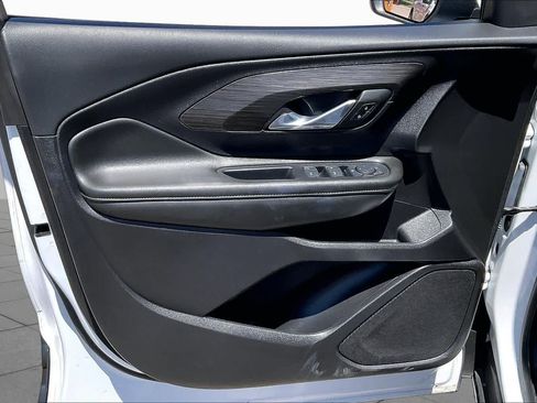 Used 2024 GMC Terrain SLE FWD image 21