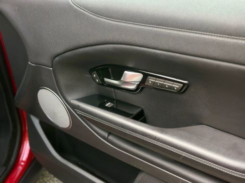 Used 2017 Land Rover Range Rover Evoque SE image 16