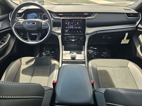 New 2025 Jeep Grand Cherokee L Altitude image 7