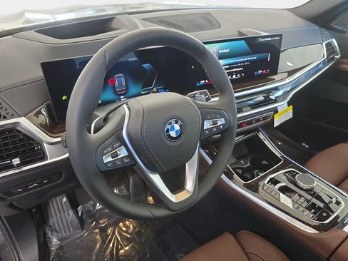 New 2026 BMW X5 xDrive50e w/ Premium Package image 11