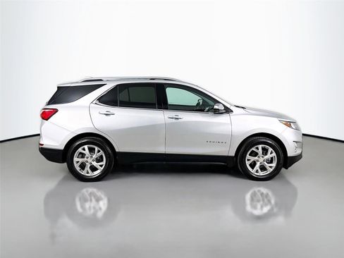 Used 2021 Chevrolet Equinox Premier image 9