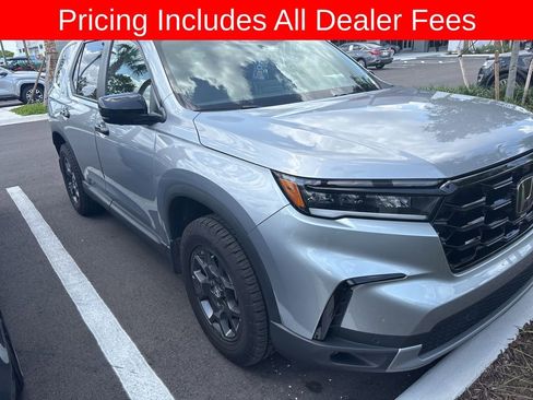 Used 2025 Honda Pilot TrailSport image 1