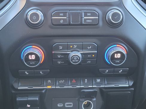 Used 2020 Chevrolet Silverado 1500 LT w/ All-Star Edition image 32