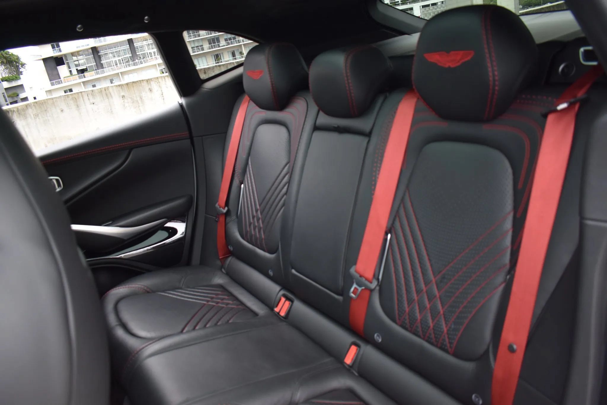 Used 2021 Aston Martin DBX AWD/4WD image 11