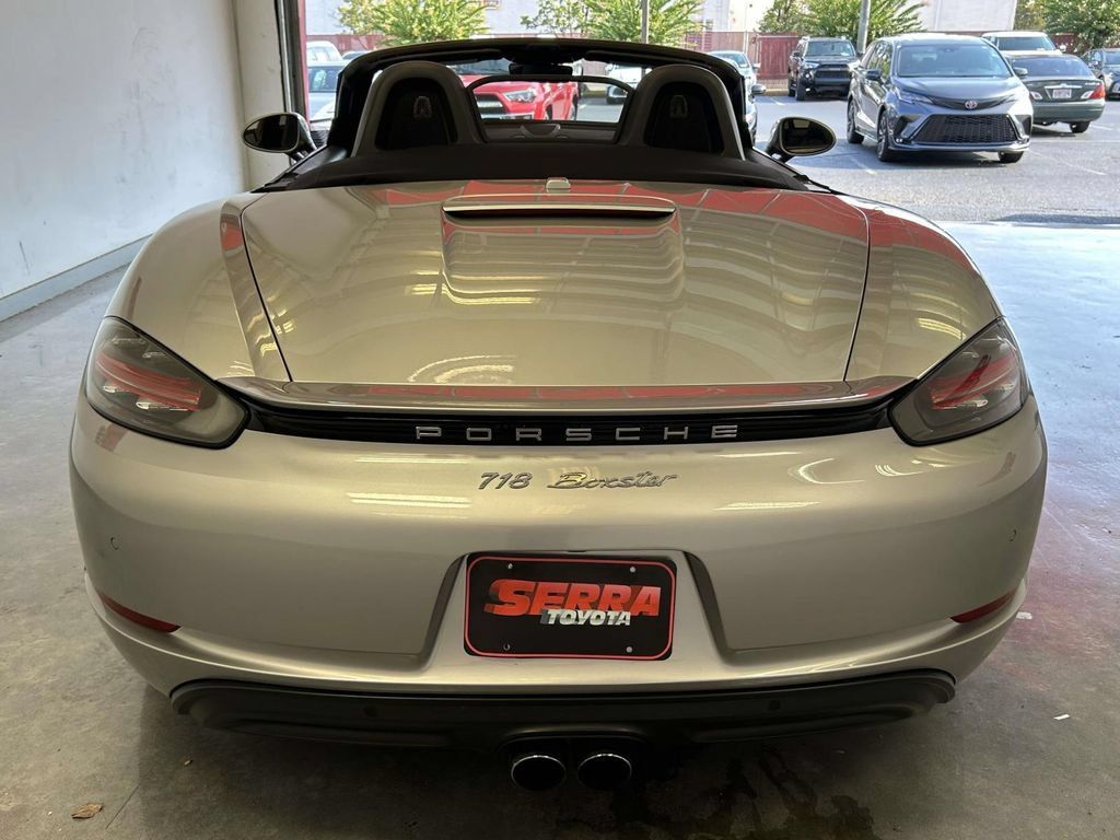 Used 2017 Porsche 718 Boxster RWD image 4