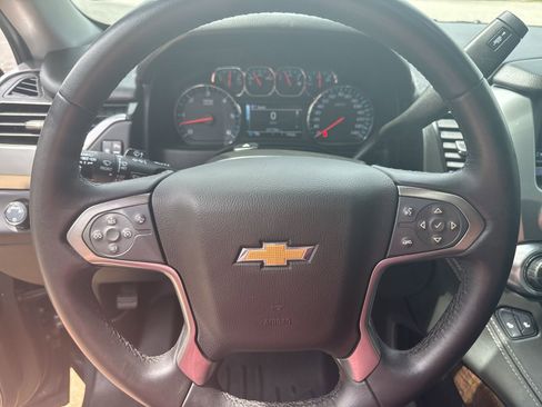 Used 2020 Chevrolet Suburban LT image 16