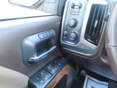 Used 2018 GMC Sierra 1500 SLT image 32