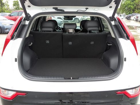 New 2026 Kia Niro Wind FWD image 13