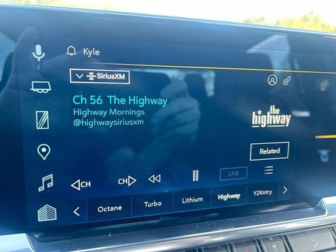 Used 2025 Chevrolet Silverado 1500 RST image 20