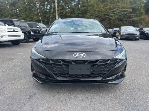 Used 2023 Hyundai Elantra SEL image 2
