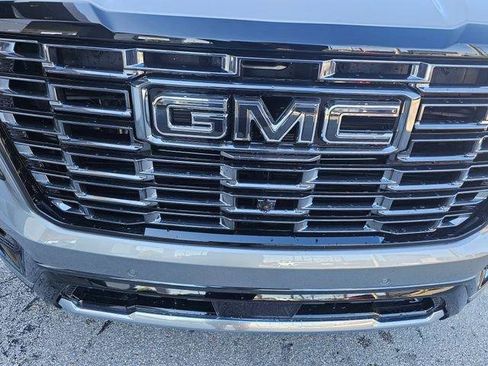 New 2026 GMC Yukon XL Denali Ultimate image 9