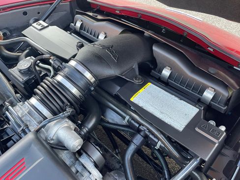 Used 2006 Chevrolet Corvette Convertible w/ Preferred Equipment Group RWD image 42