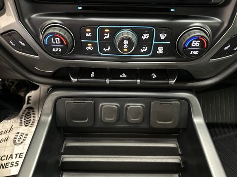 Used 2018 Chevrolet Silverado 1500 LT w/ All Star Edition AWD/4WD image 34