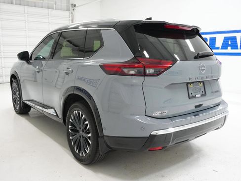 Used 2024 Nissan Rogue Platinum w/ Platinum Premium Package image 10