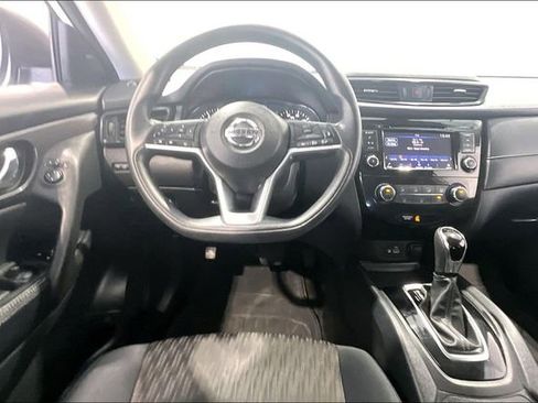 Used 2019 Nissan Rogue S FWD image 8
