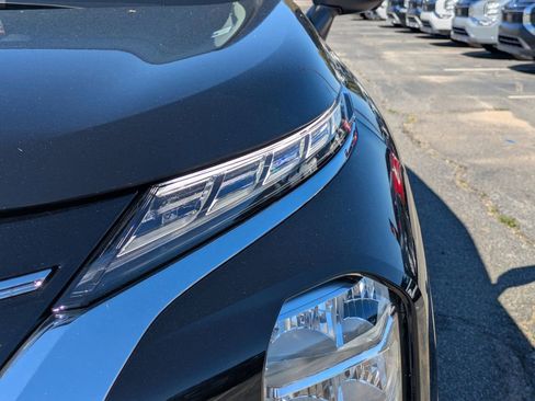 New 2026 Mitsubishi Outlander SE FWD image 9