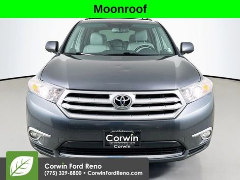 Used 2011 Toyota Highlander Limited w/ Tow Pkg AWD/4WD image 2