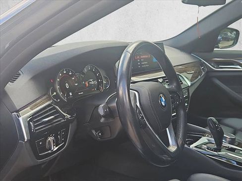 Used 2018 BMW 530i RWD image 9