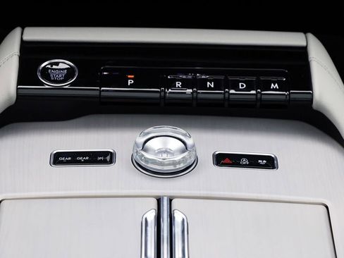 Used 2025 Lincoln Navigator L Reserve image 8