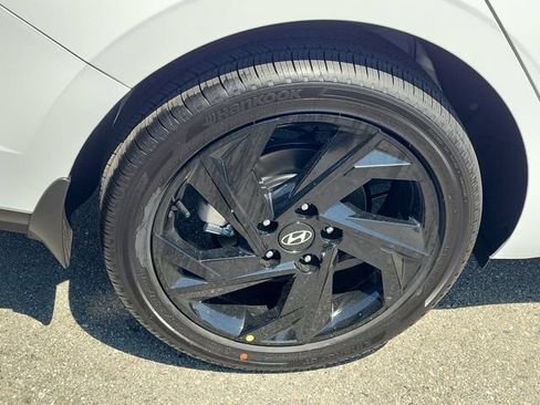 New 2026 Hyundai Elantra Sport FWD image 27