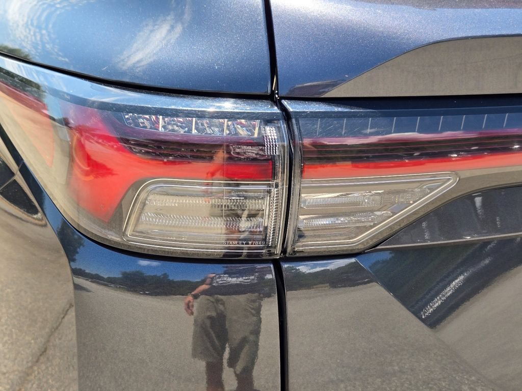 Used 2025 Mitsubishi Outlander SE AWD/4WD image 11