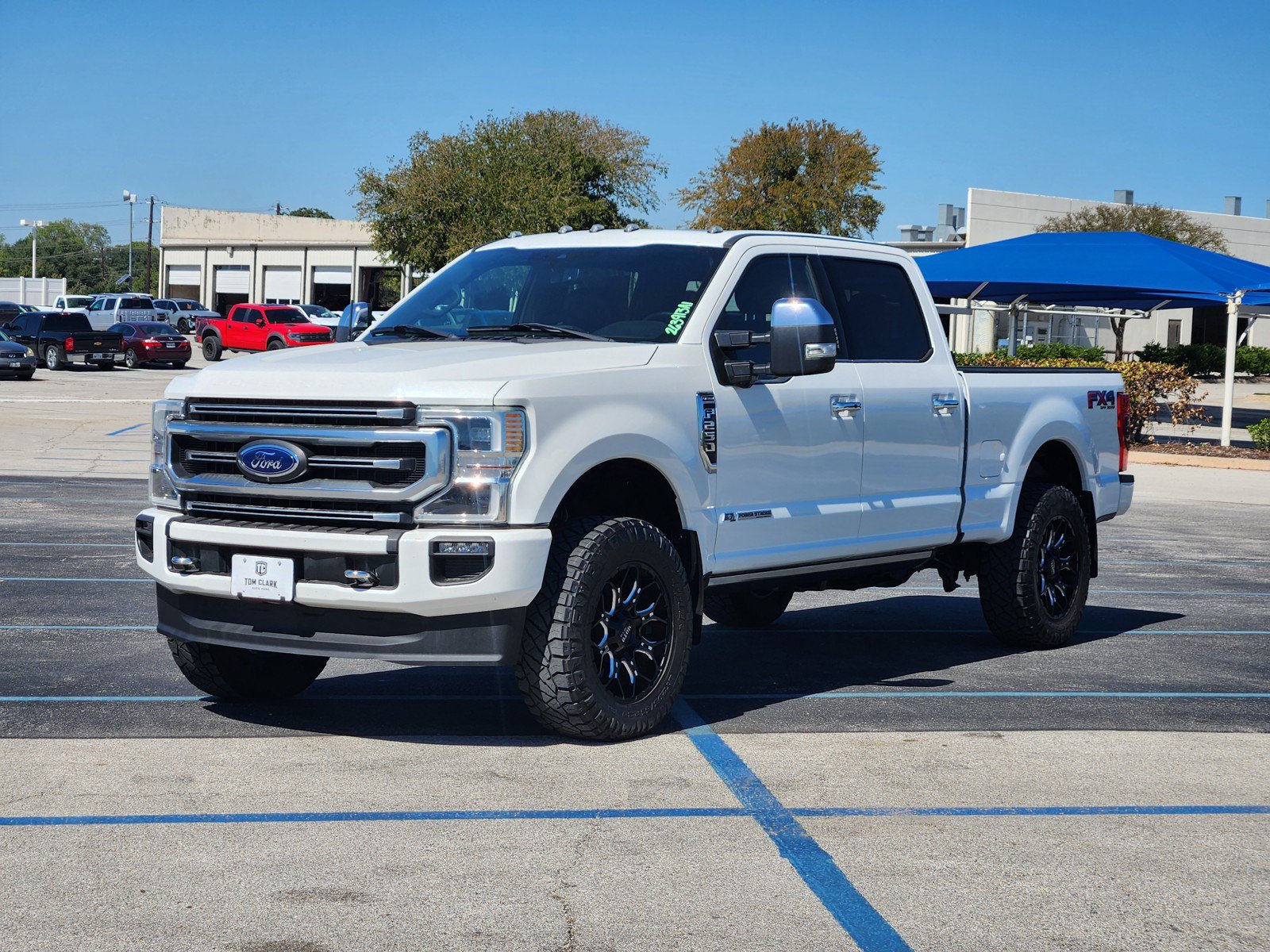 Used 2022 Ford F250 Platinum w/ FX4 Off-Road Package AWD/4WD image 2