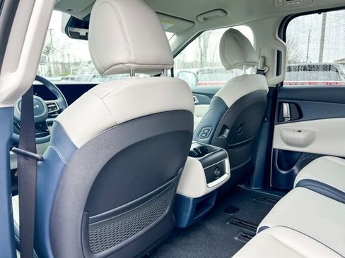 New 2026 Kia Carnival EX FWD image 12