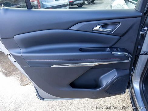 Used 2025 Chevrolet Traverse Z71 w/ Driver Confidence Package image 24