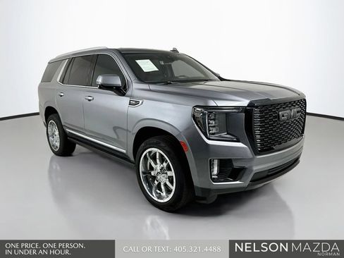 Used 2021 GMC Yukon Denali w/ Denali Premium Package AWD/4WD image 3
