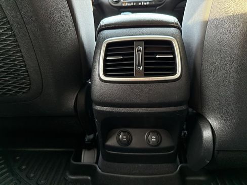 Used 2019 Kia Sorento LX image 19