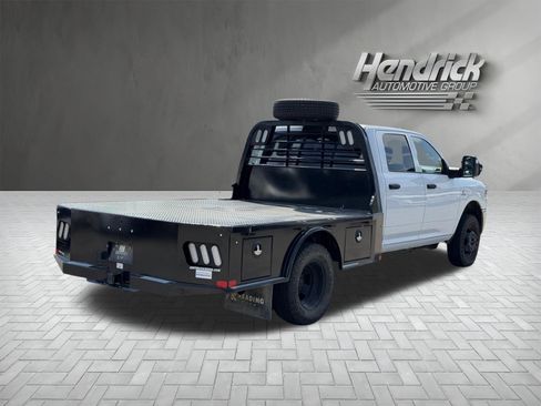 Used 2024 RAM 3500 Tradesman w/ Chrome Appearance Group AWD/4WD image 9