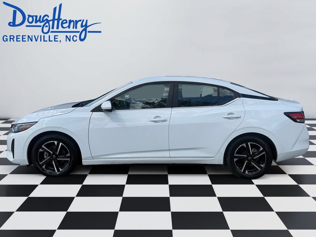 Used 2024 Nissan Sentra SV FWD image 2
