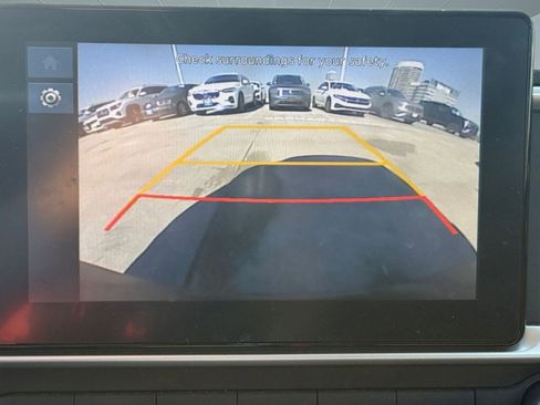 Used 2024 Hyundai Venue SE image 25