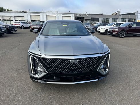 Used 2024 Cadillac Lyriq Luxury image 8