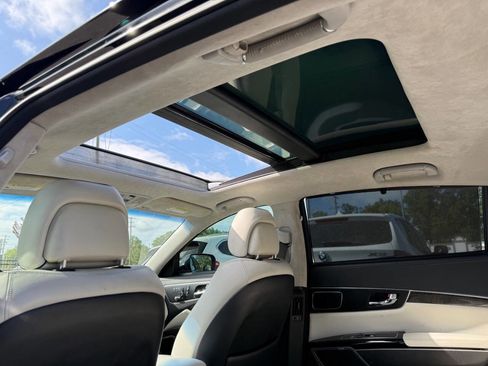 Used 2015 Kia K900 Luxury image 21
