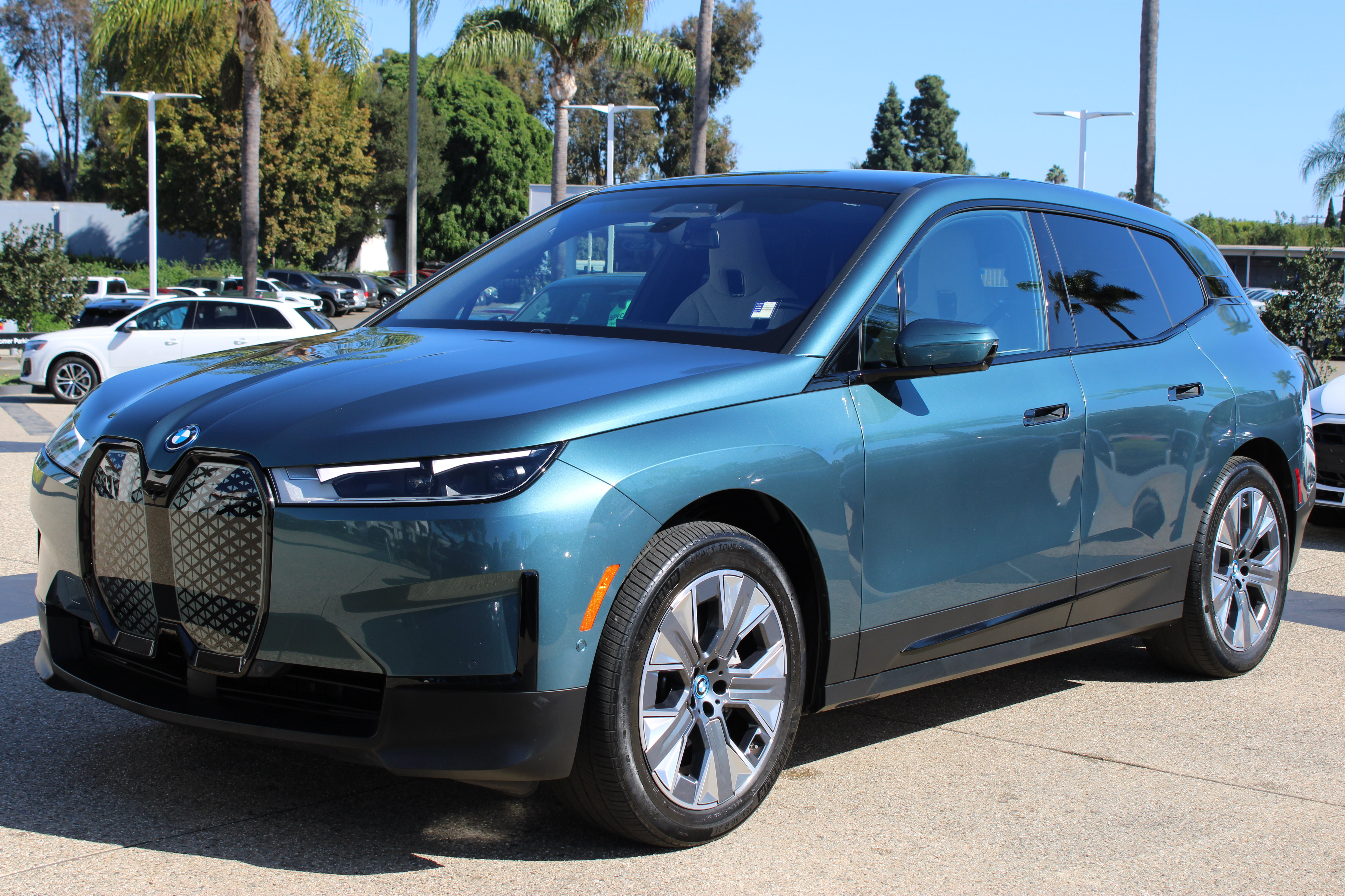 Used 2024 BMW iX xDrive50 AWD/4WD image 8