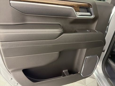 Used 2025 GMC Sierra 1500 Elevation image 23