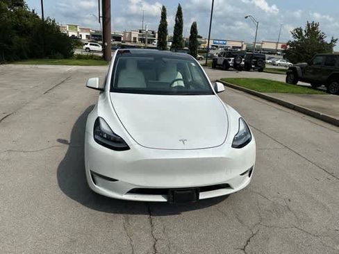 Used 2021 Tesla Model Y Long Range AWD/4WD image 25