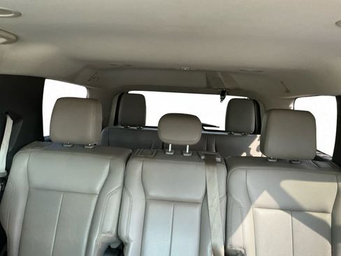 Used 2019 Ford Expedition XLT w/ Equipment Group 202A RWD image 20