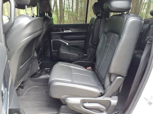 Used 2024 Jeep Wagoneer Series III image 26