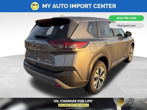 Used 2023 Nissan Rogue SV image 7